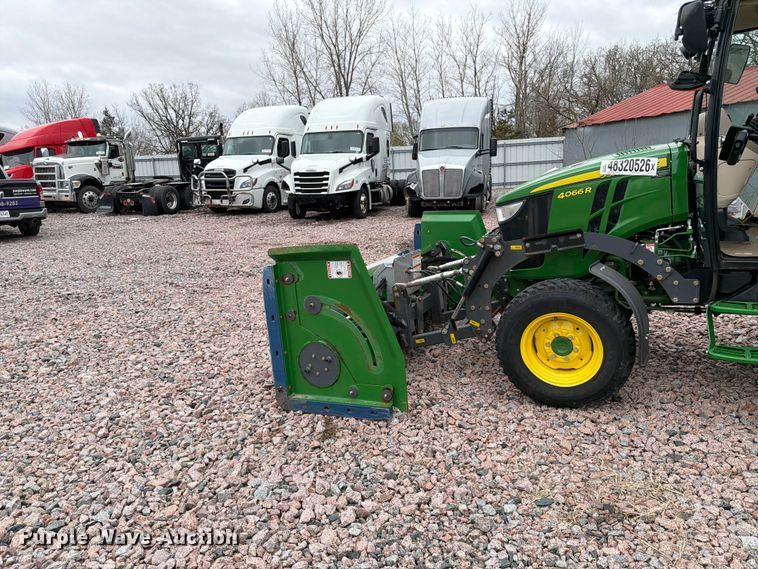 image for item YA3167 2022 John Deere 4066R MFWD tractor
