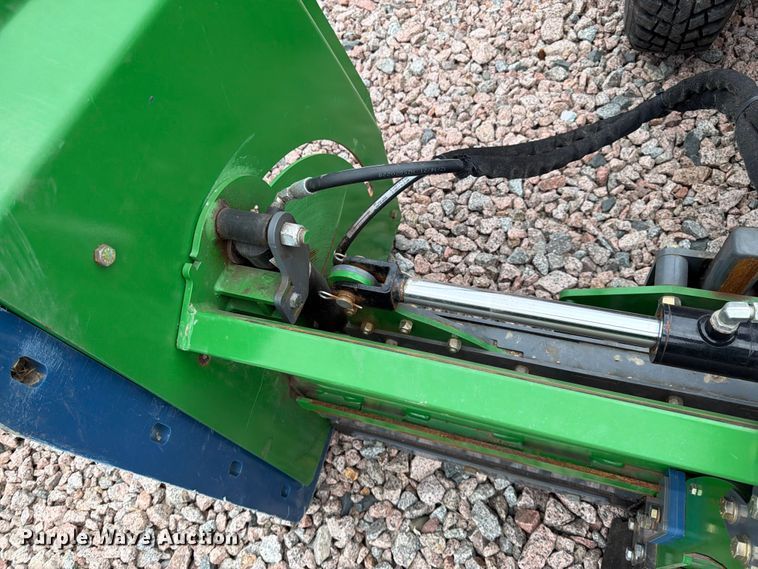 image for item YA3167 2022 John Deere 4066R MFWD tractor