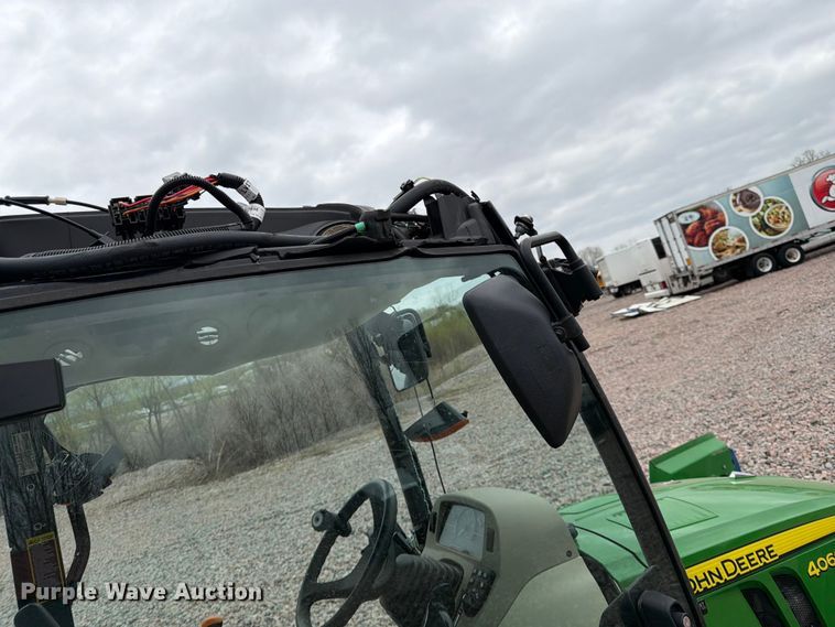 image for item YA3167 2022 John Deere 4066R MFWD tractor