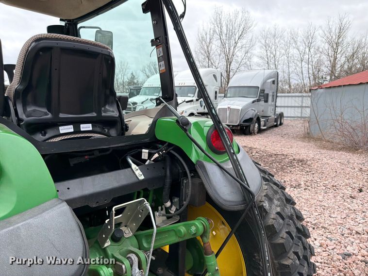 image for item YA3167 2022 John Deere 4066R MFWD tractor