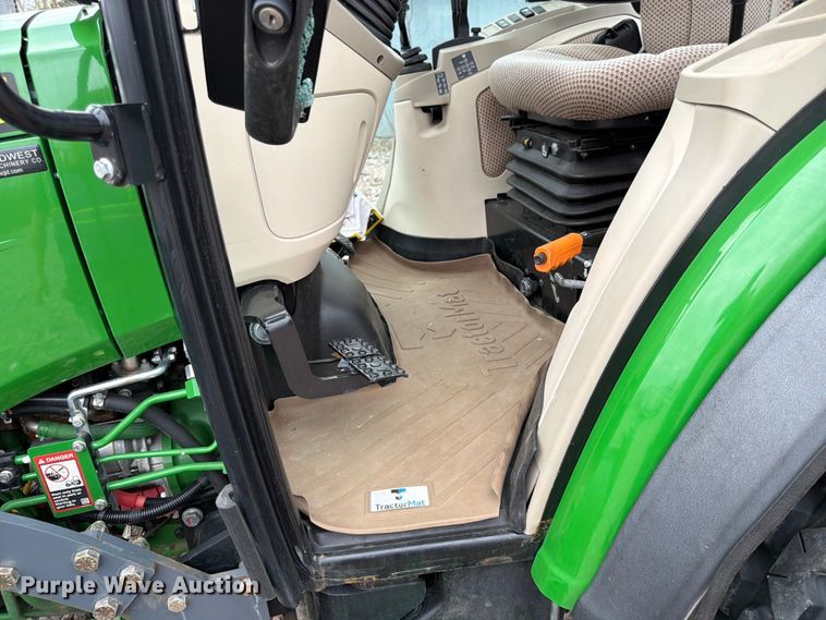 image for item YA3167 2022 John Deere 4066R MFWD tractor
