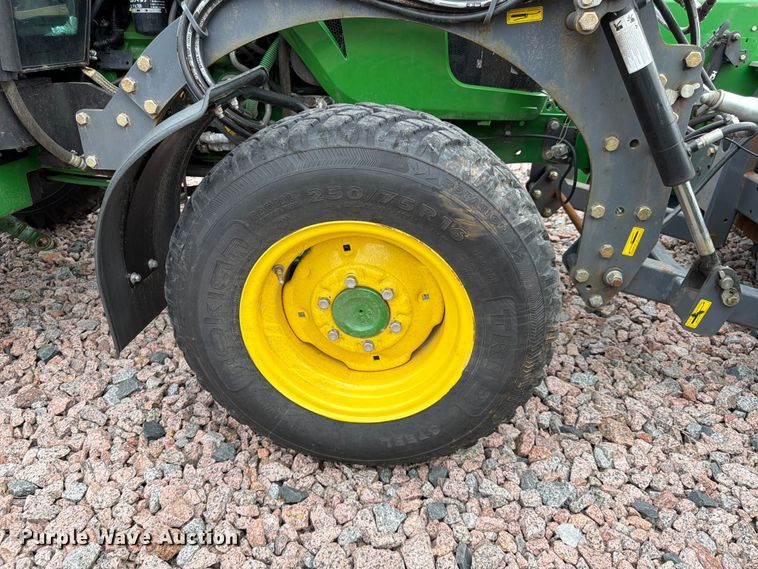 image for item YA3167 2022 John Deere 4066R MFWD tractor