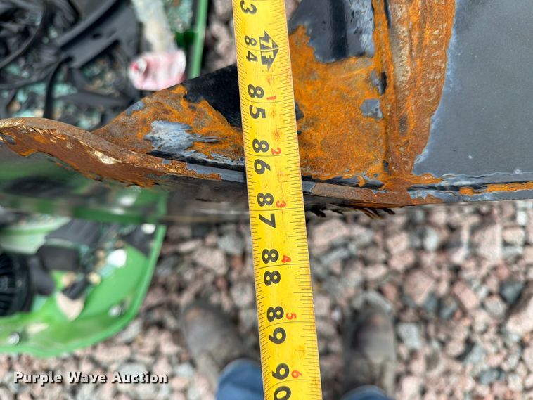 image for item YA3167 2022 John Deere 4066R MFWD tractor