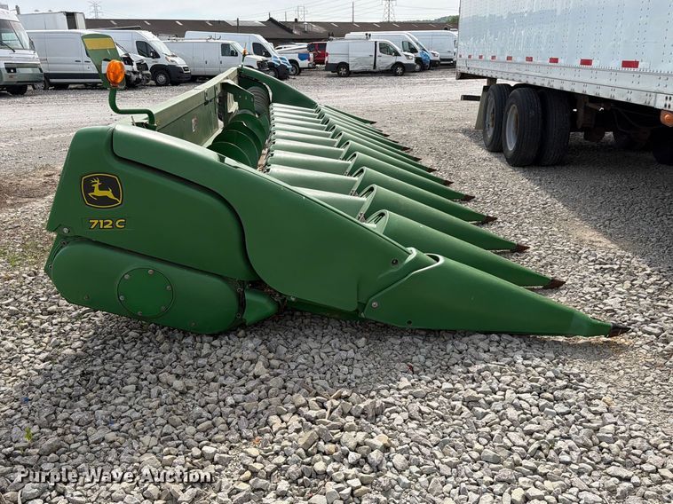 image for item YA3223 2020 John Deere 712C corn head