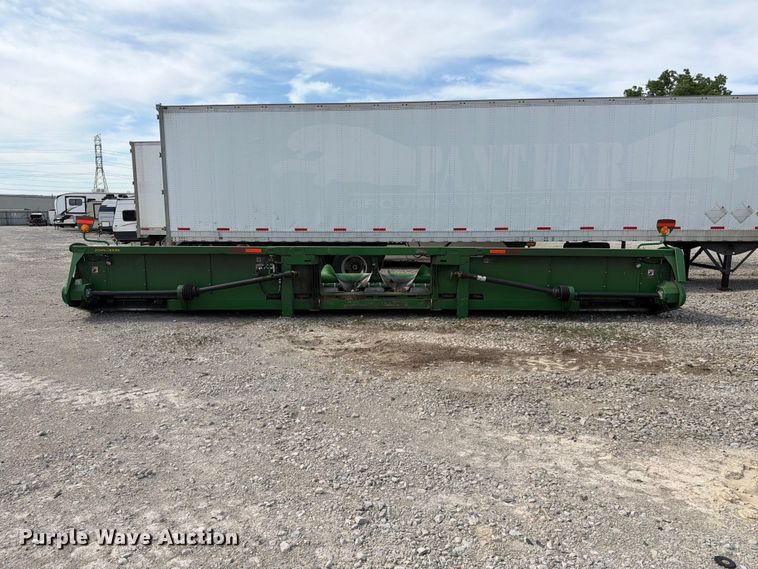 image for item YA3223 2020 John Deere 712C corn head