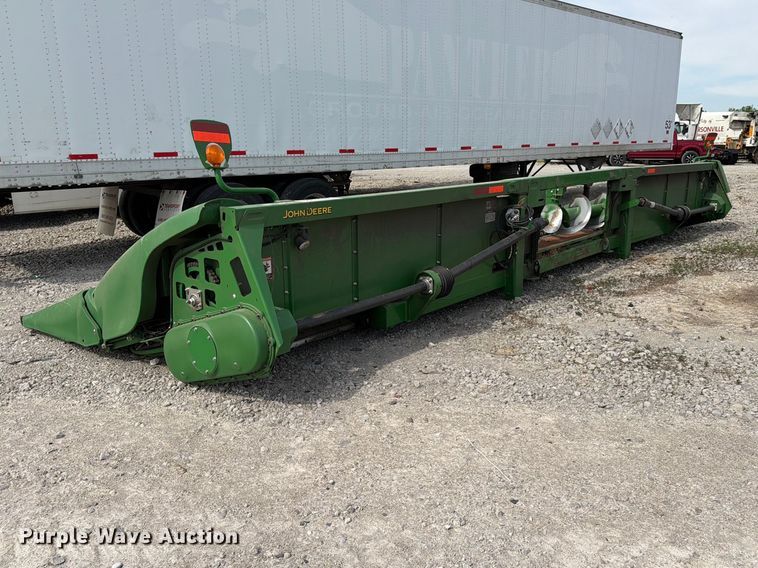 image for item YA3223 2020 John Deere 712C corn head