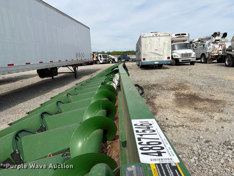 image for item YA3223 2020 John Deere 712C corn head