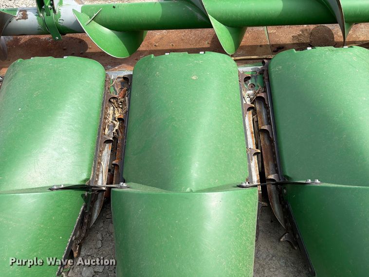 image for item YA3223 2020 John Deere 712C corn head