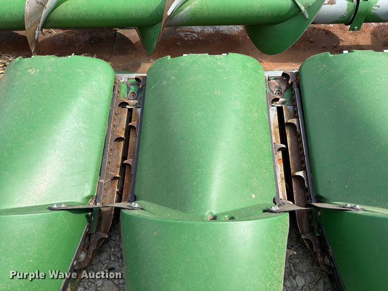 image for item YA3223 2020 John Deere 712C corn head