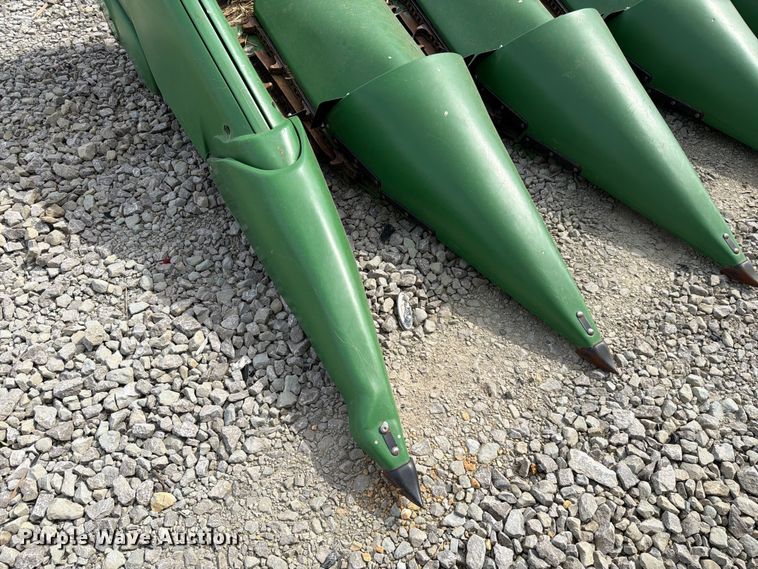 image for item YA3223 2020 John Deere 712C corn head