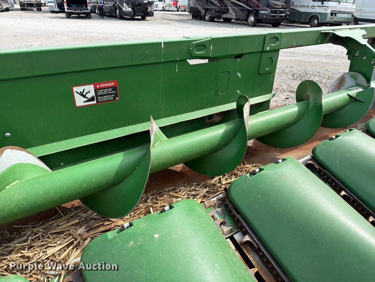 image for item YA3223 2020 John Deere 712C corn head