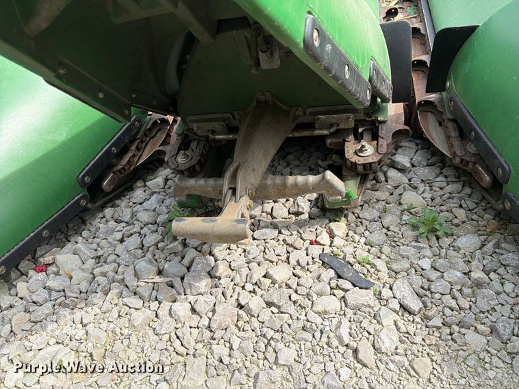 image for item YA3223 2020 John Deere 712C corn head