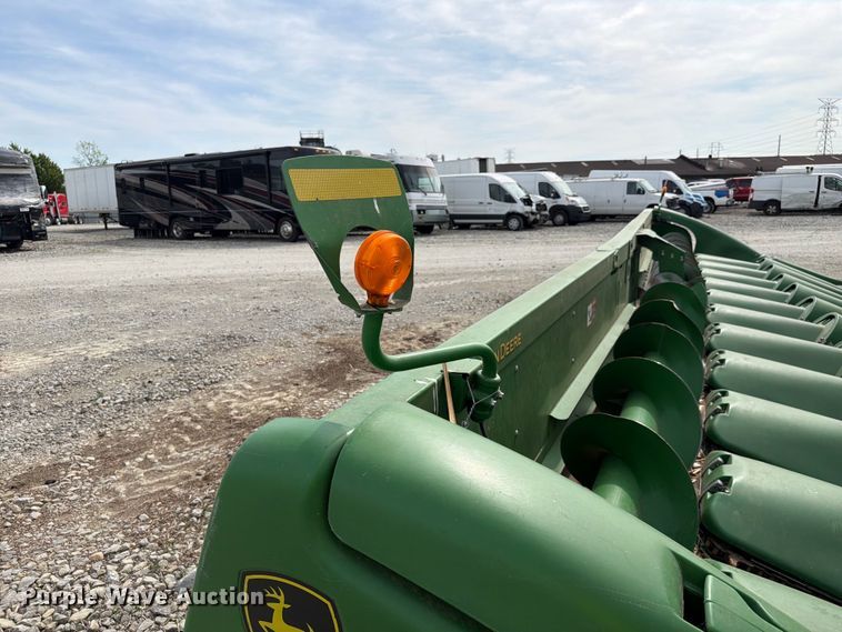 image for item YA3223 2020 John Deere 712C corn head