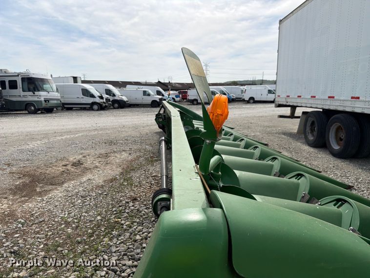 image for item YA3223 2020 John Deere 712C corn head