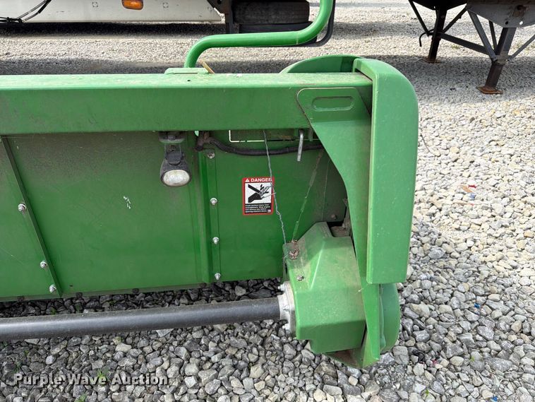 image for item YA3223 2020 John Deere 712C corn head