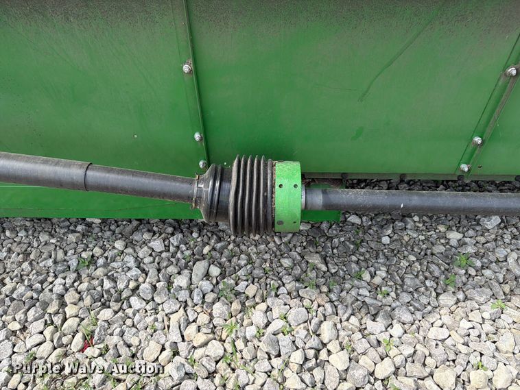image for item YA3223 2020 John Deere 712C corn head