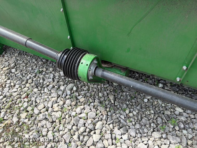 image for item YA3223 2020 John Deere 712C corn head