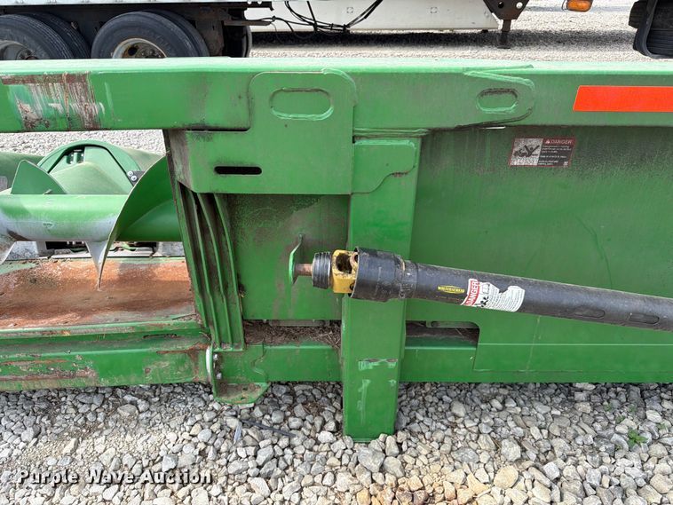 image for item YA3223 2020 John Deere 712C corn head