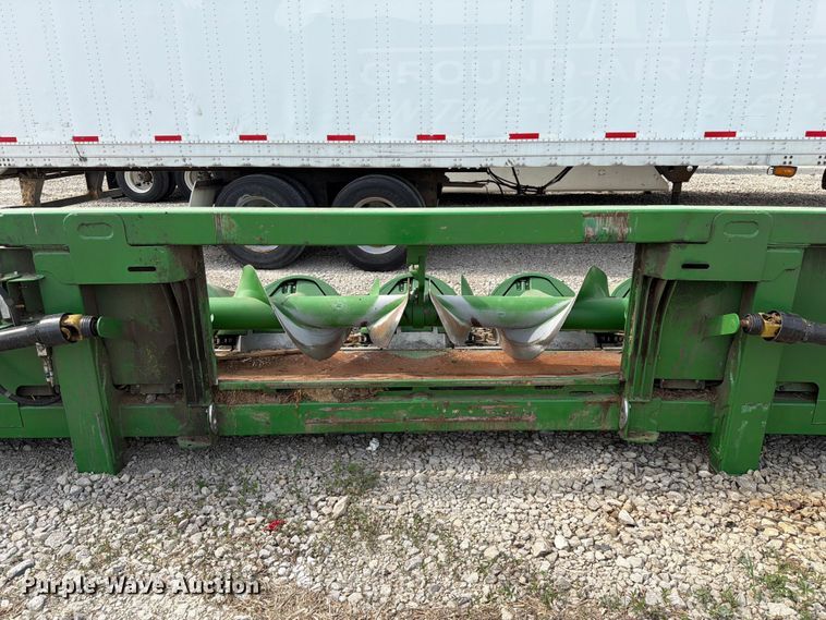 image for item YA3223 2020 John Deere 712C corn head