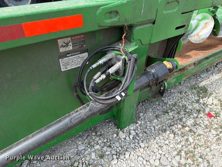 image for item YA3223 2020 John Deere 712C corn head