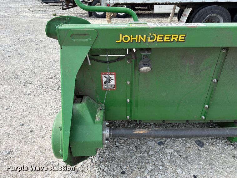 image for item YA3223 2020 John Deere 712C corn head