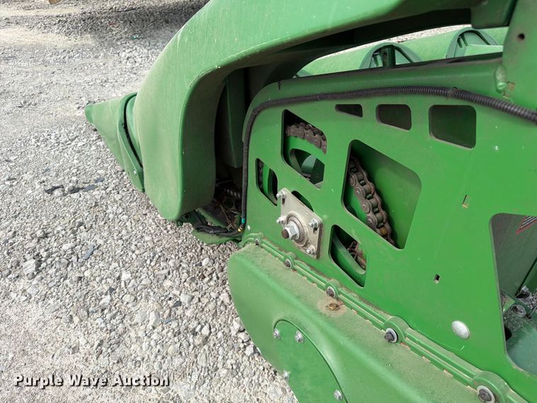 image for item YA3223 2020 John Deere 712C corn head