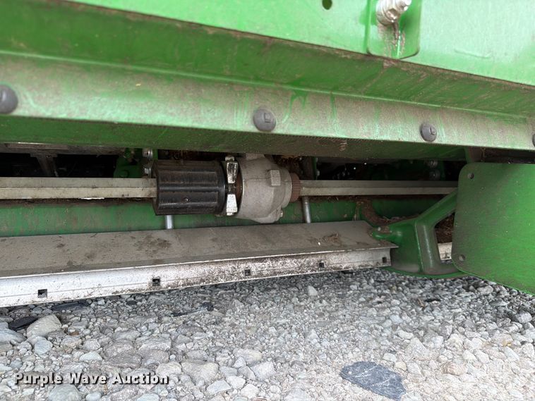 image for item YA3223 2020 John Deere 712C corn head