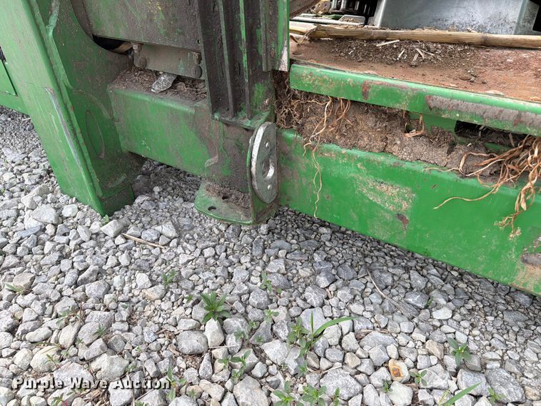 image for item YA3223 2020 John Deere 712C corn head