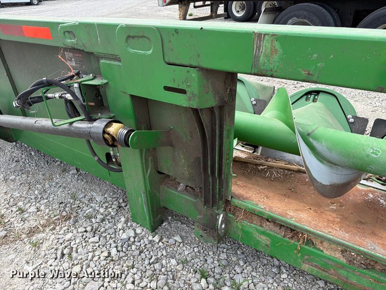 image for item YA3223 2020 John Deere 712C corn head
