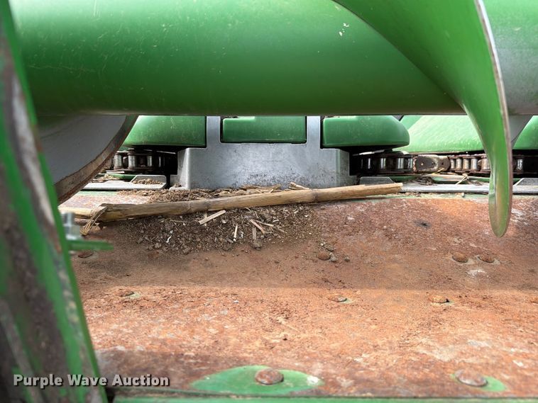 image for item YA3223 2020 John Deere 712C corn head