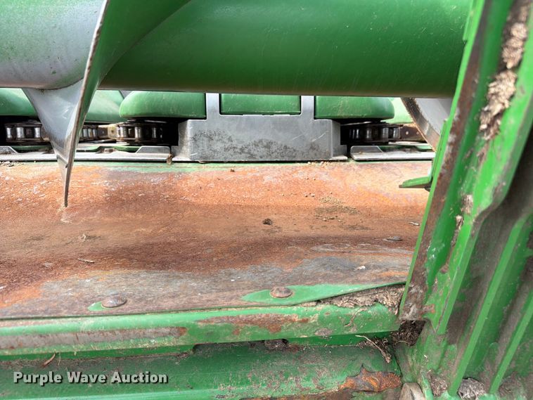 image for item YA3223 2020 John Deere 712C corn head