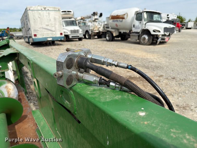 image for item YA3223 2020 John Deere 712C corn head