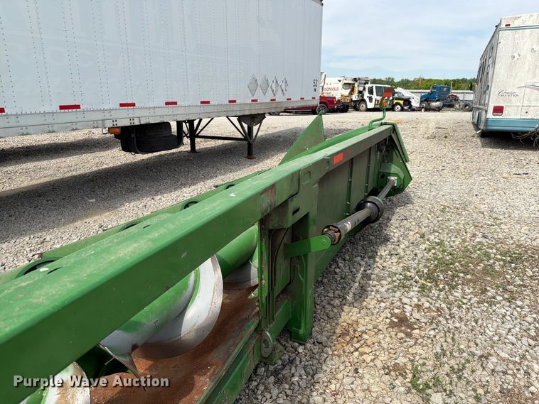 image for item YA3223 2020 John Deere 712C corn head