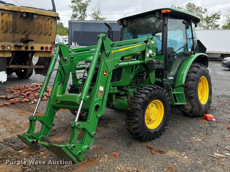 image for item YA3225 2021 John Deere 5065E MFWD tractor