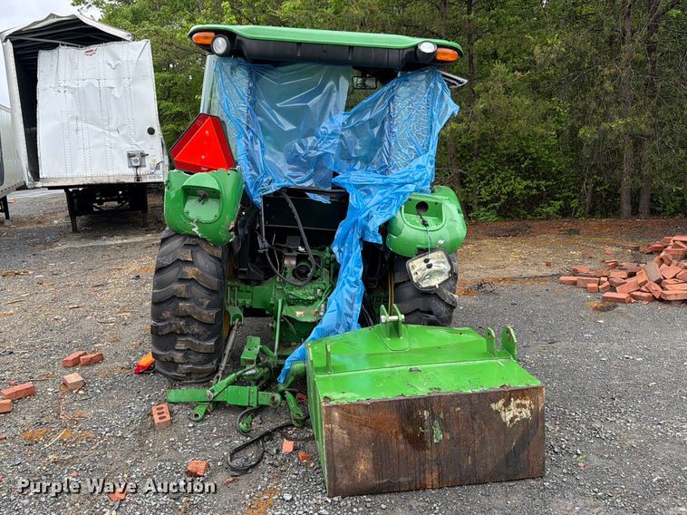 image for item YA3225 2021 John Deere 5065E MFWD tractor