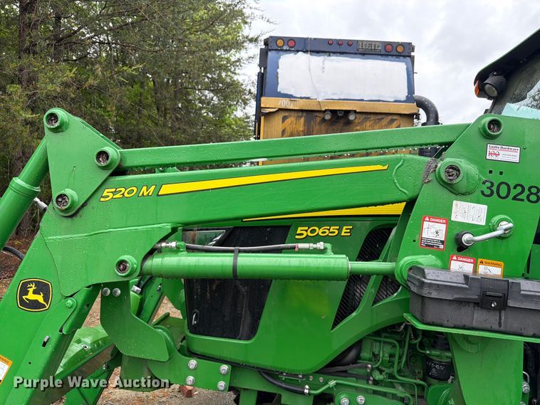 image for item YA3225 2021 John Deere 5065E MFWD tractor