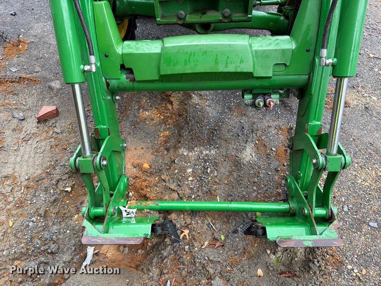 image for item YA3225 2021 John Deere 5065E MFWD tractor