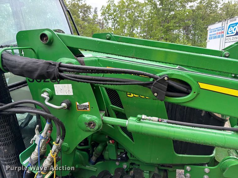 image for item YA3225 2021 John Deere 5065E MFWD tractor
