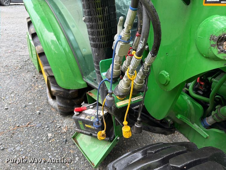 image for item YA3225 2021 John Deere 5065E MFWD tractor