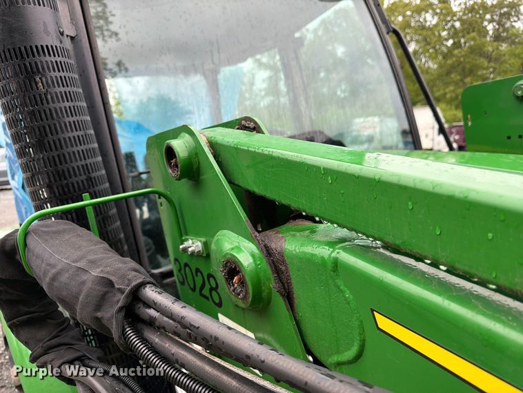 image for item YA3225 2021 John Deere 5065E MFWD tractor