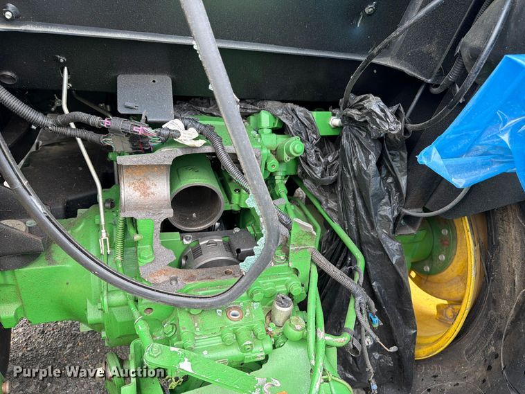 image for item YA3225 2021 John Deere 5065E MFWD tractor