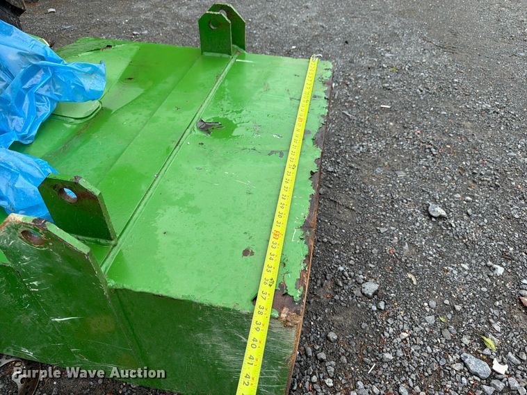 image for item YA3225 2021 John Deere 5065E MFWD tractor