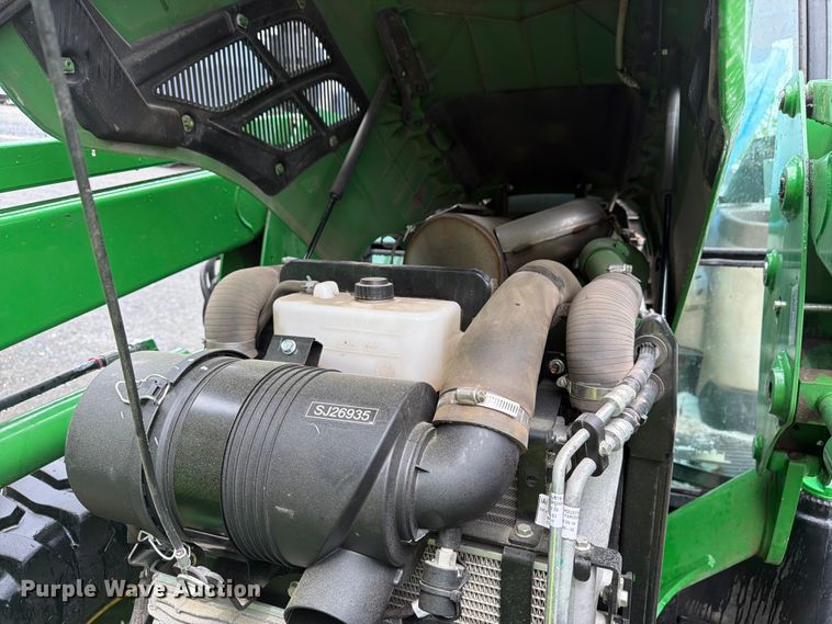 image for item YA3225 2021 John Deere 5065E MFWD tractor