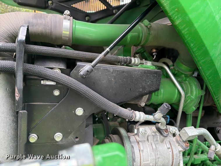 image for item YA3225 2021 John Deere 5065E MFWD tractor