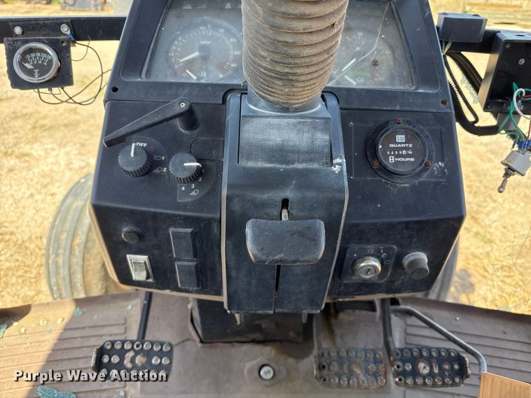 image for item YA3230 2001 John Deere 6405 tractor