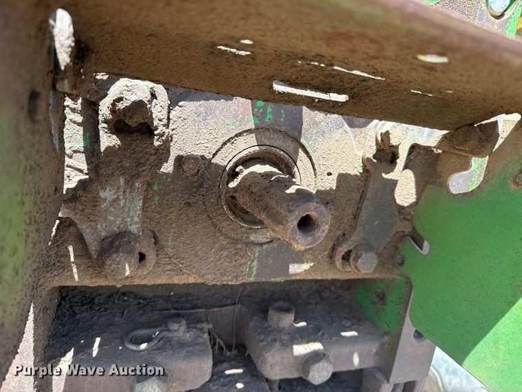 image for item YA3230 2001 John Deere 6405 tractor