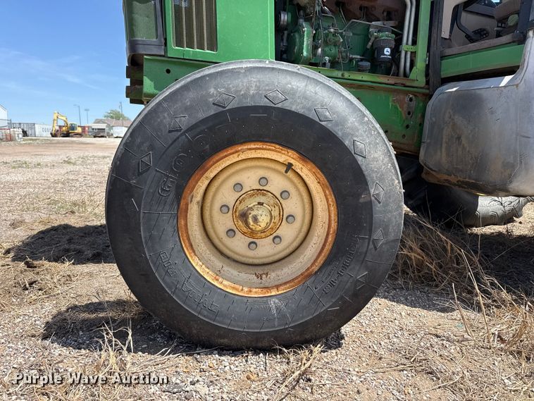 image for item YA3230 2001 John Deere 6405 tractor