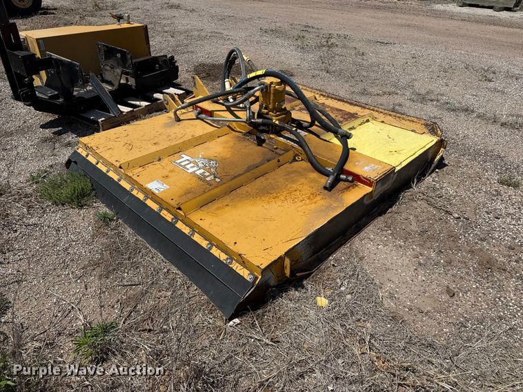 image for item YA3230 2001 John Deere 6405 tractor