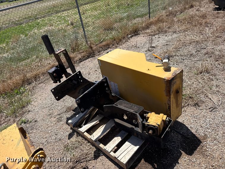 image for item YA3230 2001 John Deere 6405 tractor