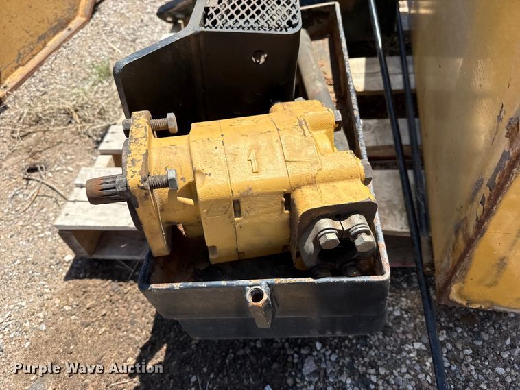 image for item YA3230 2001 John Deere 6405 tractor